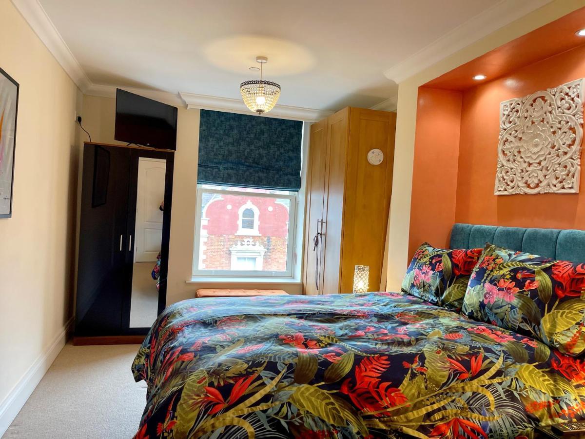 Beautiful Chic Apartment, Lift, Views & Parking Apartamento