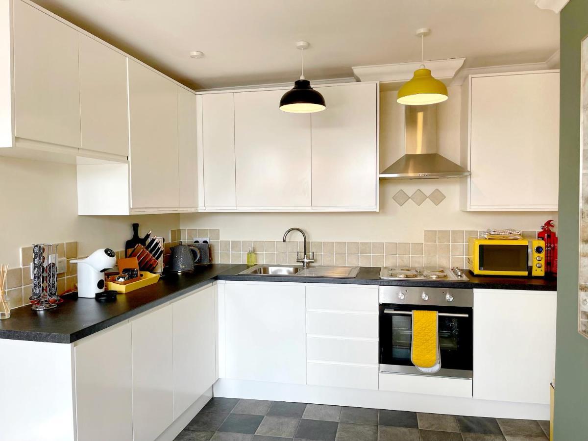 Apartamento Beautiful Chic Apartment, Lift, Views & Parking Scarborough