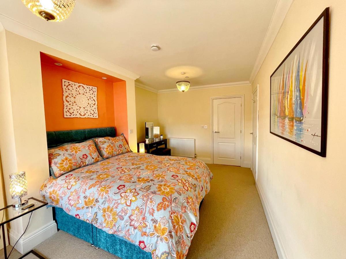 Apartamento Beautiful Chic Apartment, Lift, Views & Parking Scarborough